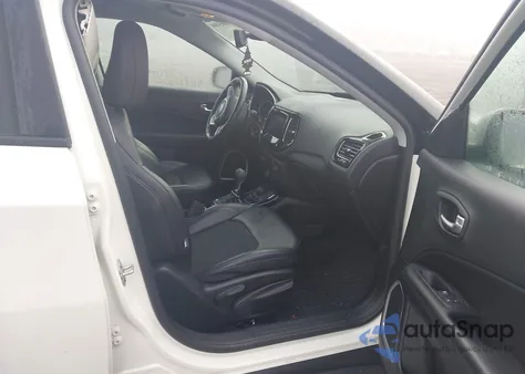 2019 Jeep Compass Altitude 4X4 из США, поврежденный, VIN 3C4NJDBB5KT673414